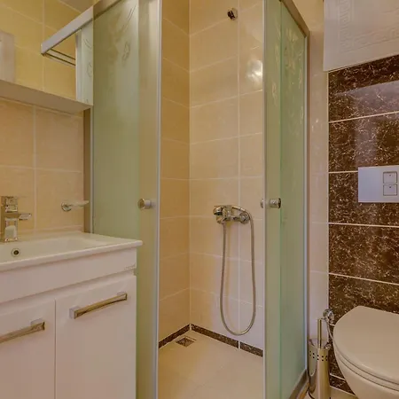 B&B Bellapietra 알라카티